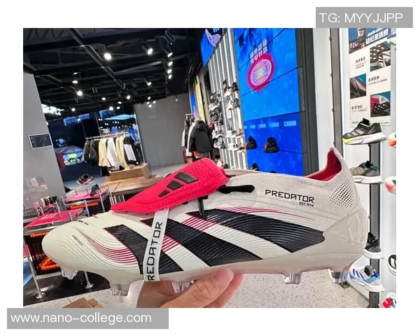 穿大鞋舌足球鞋的球星：从舒适到个性化的独特风格解析