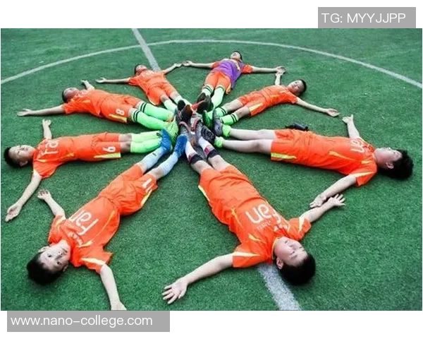 从少年梦想到世界足坛巨星 立志成为足球传奇的奋斗历程